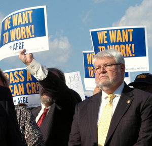 Fed Worker Unions Welcome Proposed Pay Raise